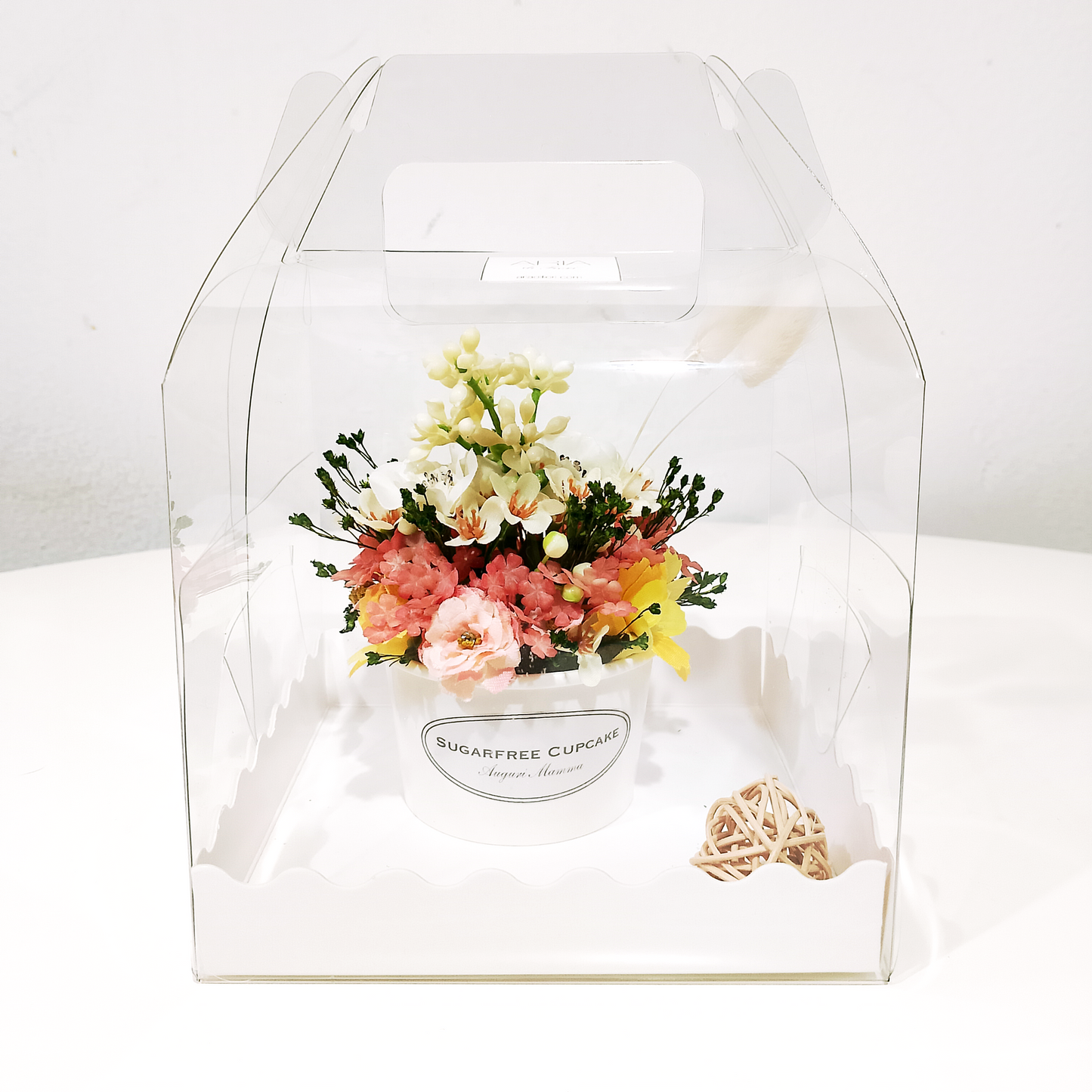 Composizioni Fiori Artificiali-Aria di Fiori-Auguri Mamma Cupcake Cream Regalo